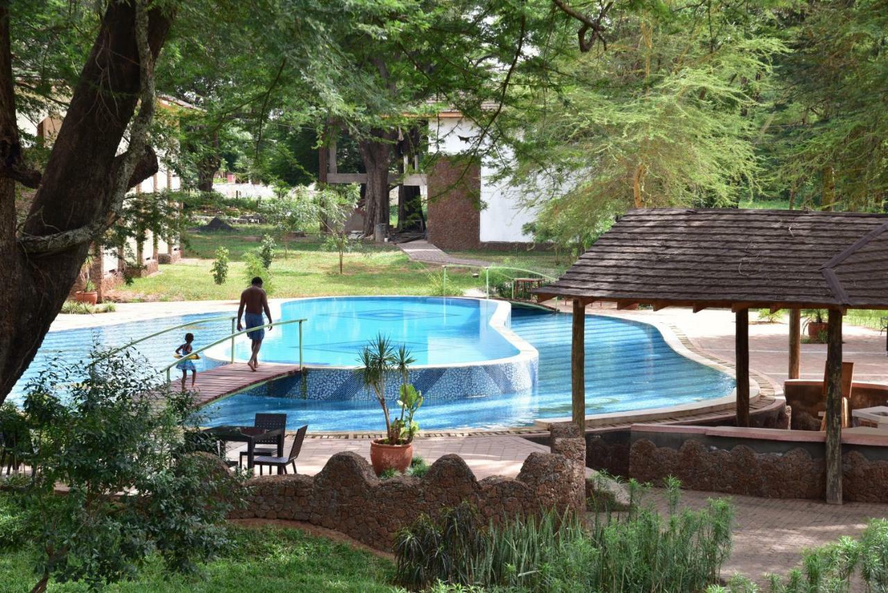 Hunters Lodge Twaandu Exterior photo